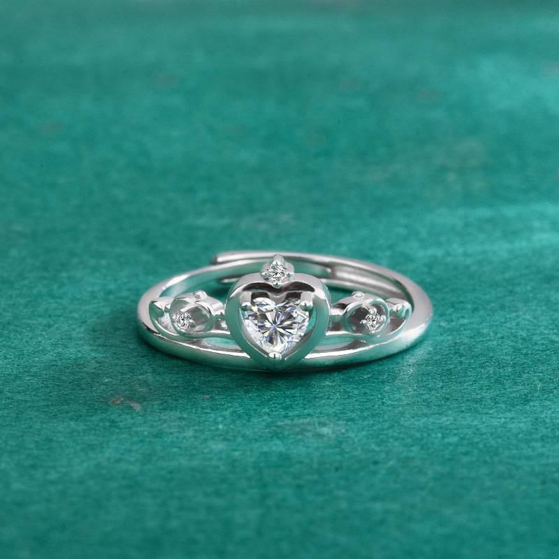 S925 Sterling Silver Heart-Shaped Crown Moissanite Ring