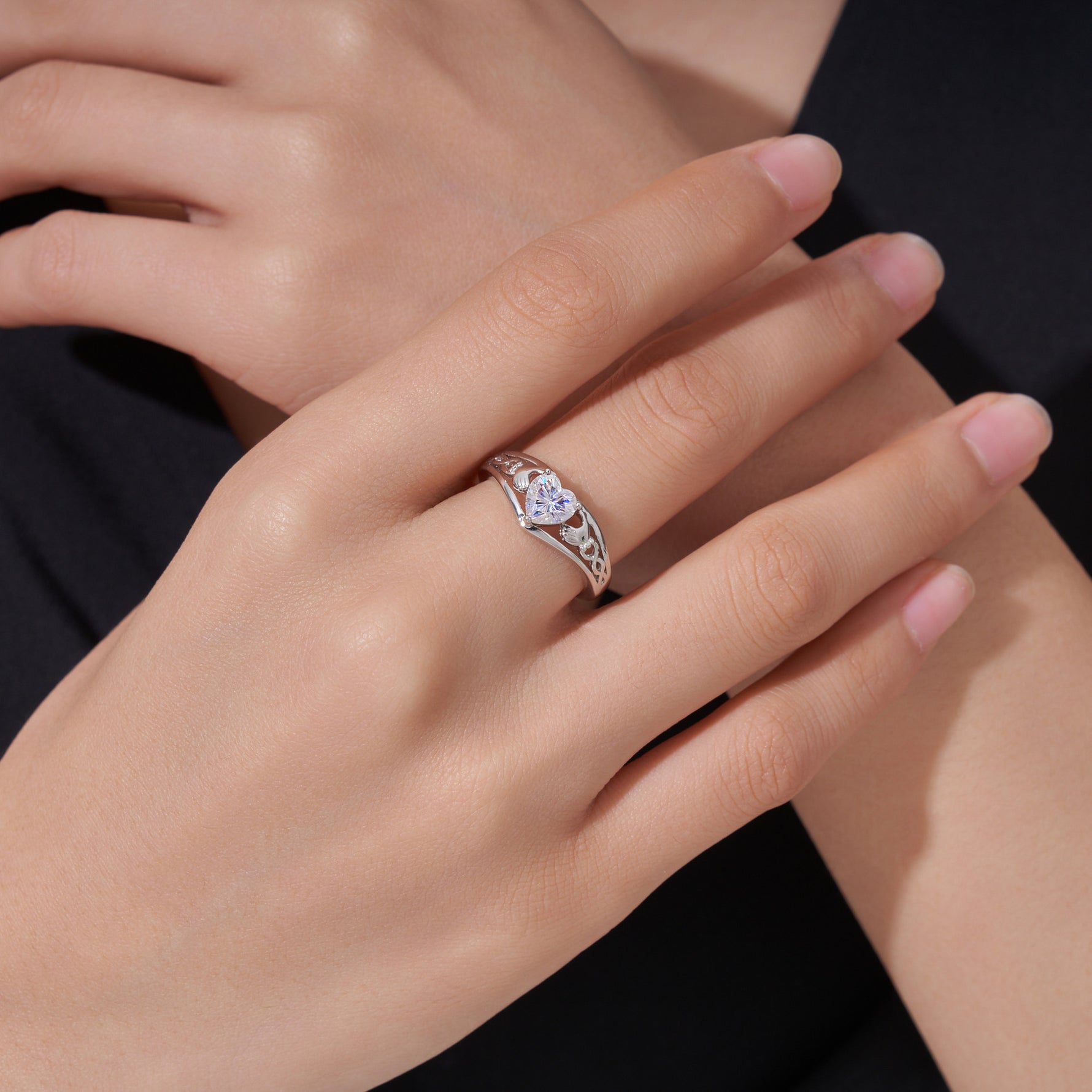 S925 Sterling Silver Heart-Shaped Moissanite Ring