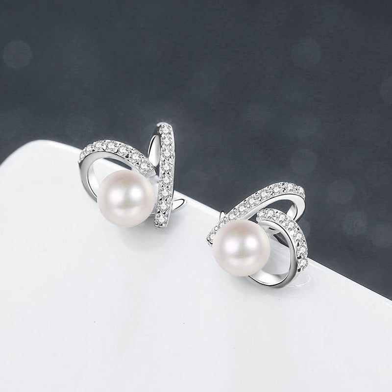 Elegant Pearl and Moissanite Heart Stud Earrings