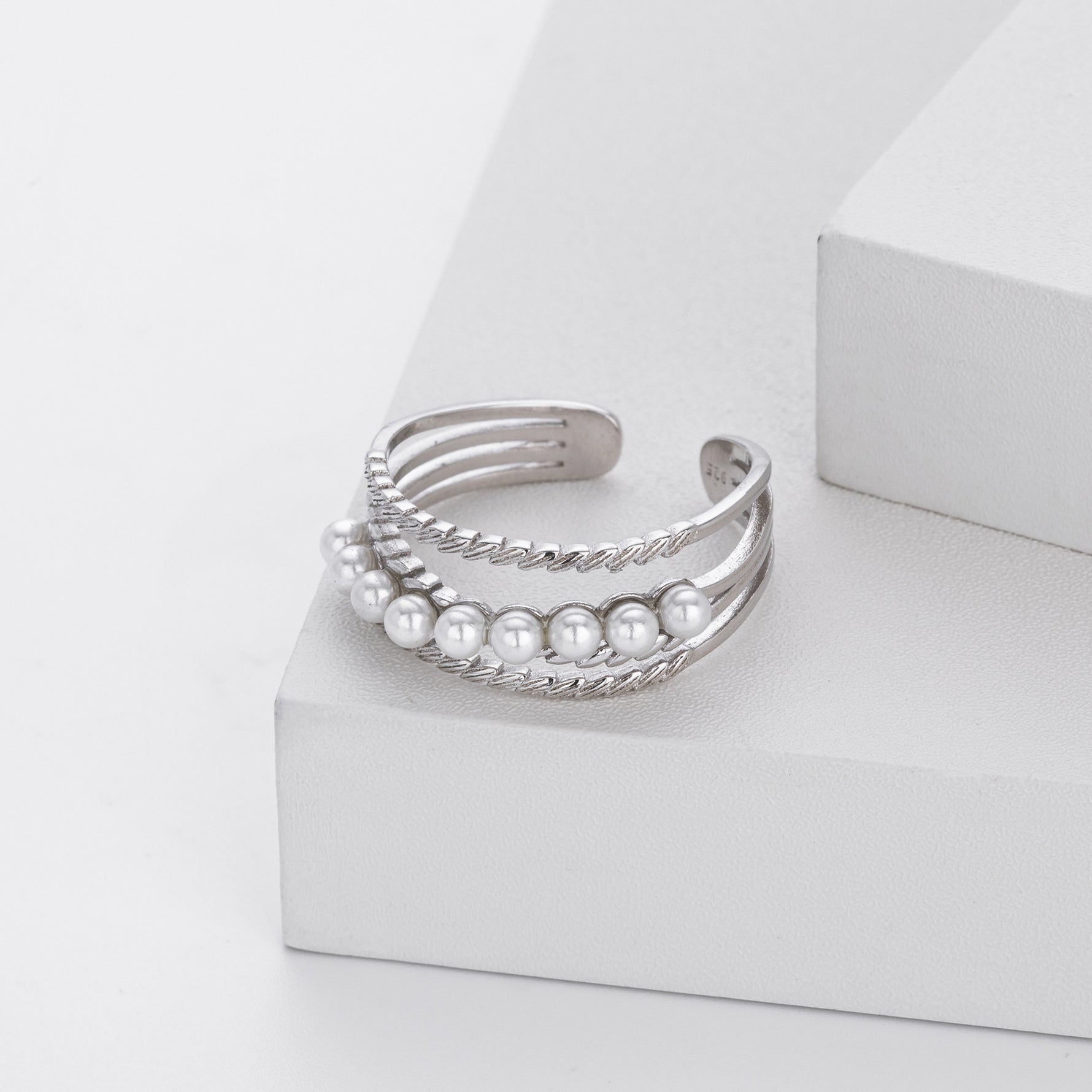 S925 Sterling Silver Elegant and Stylish Open Ring with Pearl Inlay