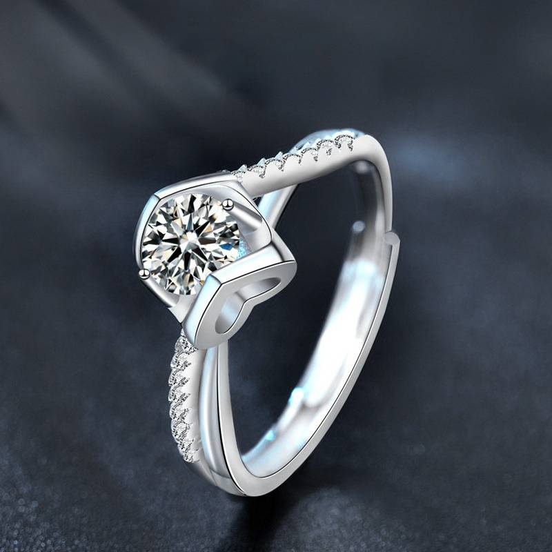 S925 Sterling Silver “Angel‘s Kiss” Moissanite Engagement Ring