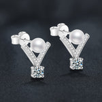 S925 sterling silver V-shaped pearl stud earrings set with D-color moissanite