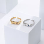 Popular S925 sterling silver rings in Europe and America, featuring niche designs