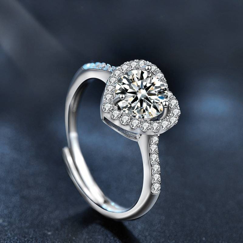 925 Sterling Silver Heart-Shaped Moissanite Ring