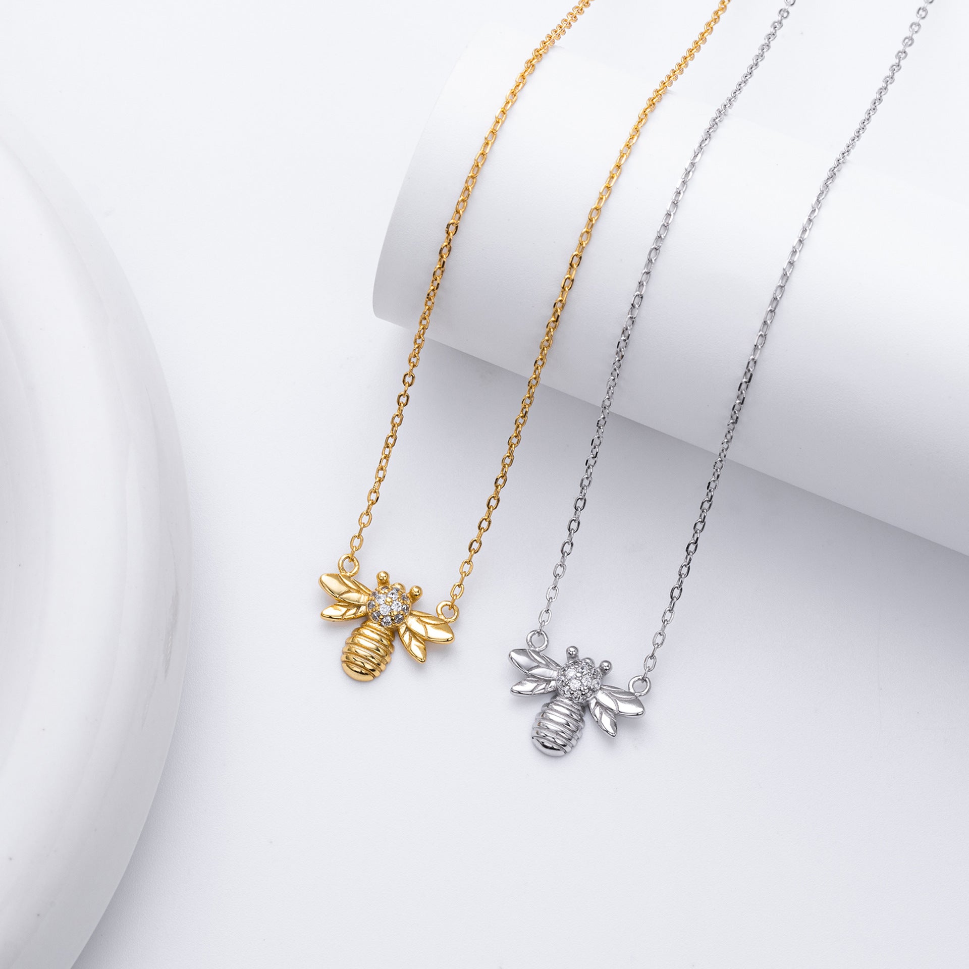 S925 pure silver fashionable zirconia bee-shaped necklace