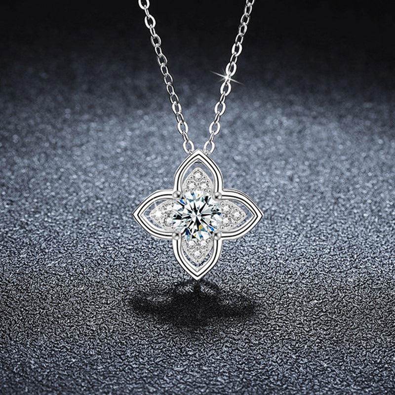 S925 Sterling Silver Moissanite Clover Pendant Clavicle Chain Necklace