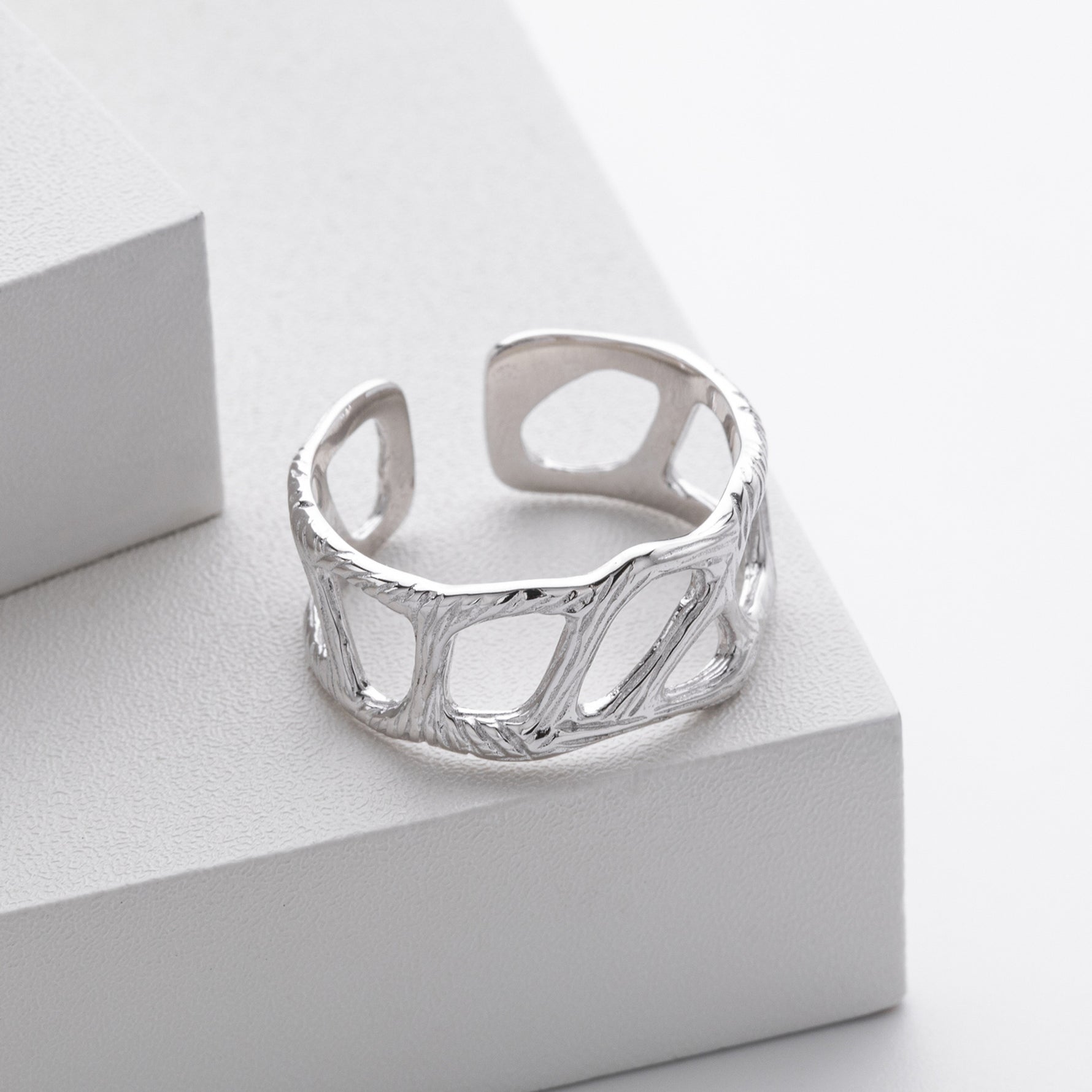 S925 Sterling Silver Fashionable and Unique Wrinkled Irregular Ring