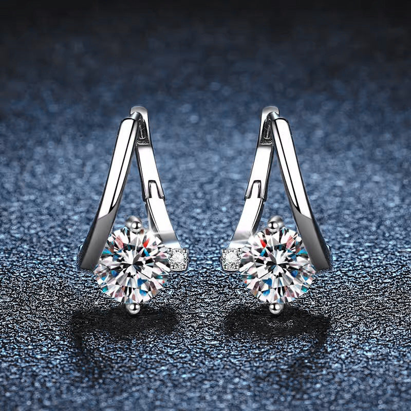 Simple lines 925 sterling silver stud earrings with moissanite