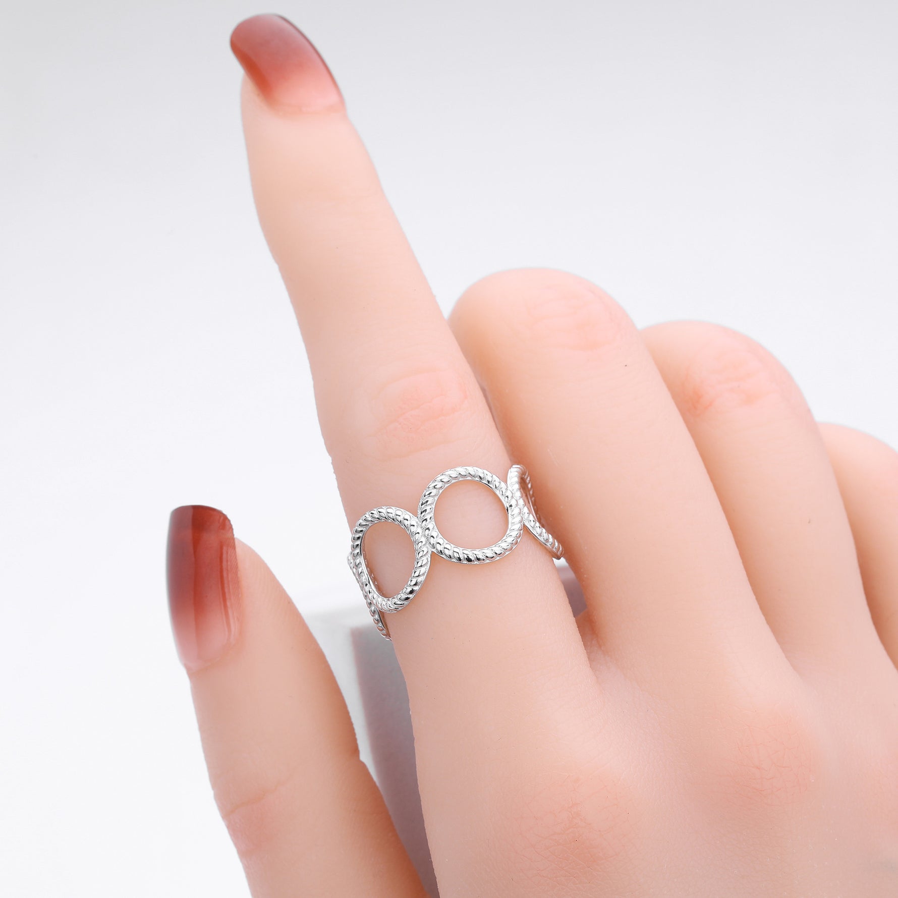 Stylish and unique braided band ring in S925 sterling silver