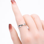 Möbius strip S925 sterling silver ring, fashionable and unique minimalist twisted pattern ring