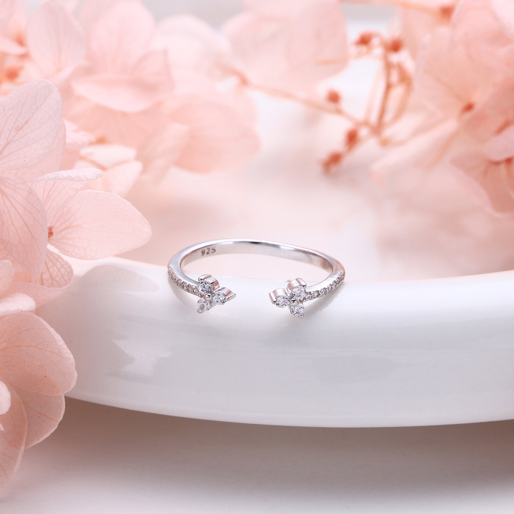 925 Sterling Silver Ring with Adjustable Opening and Zirconia for Delicate Small Flowers
