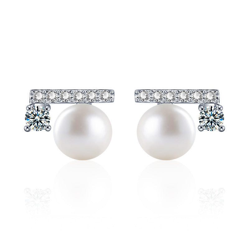 925 silver "balance beam" earrings, set with freshwater pearls and moissanite.