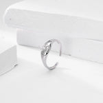 Versatile S925 sterling silver ring with sparkling diamonds and a small floral design