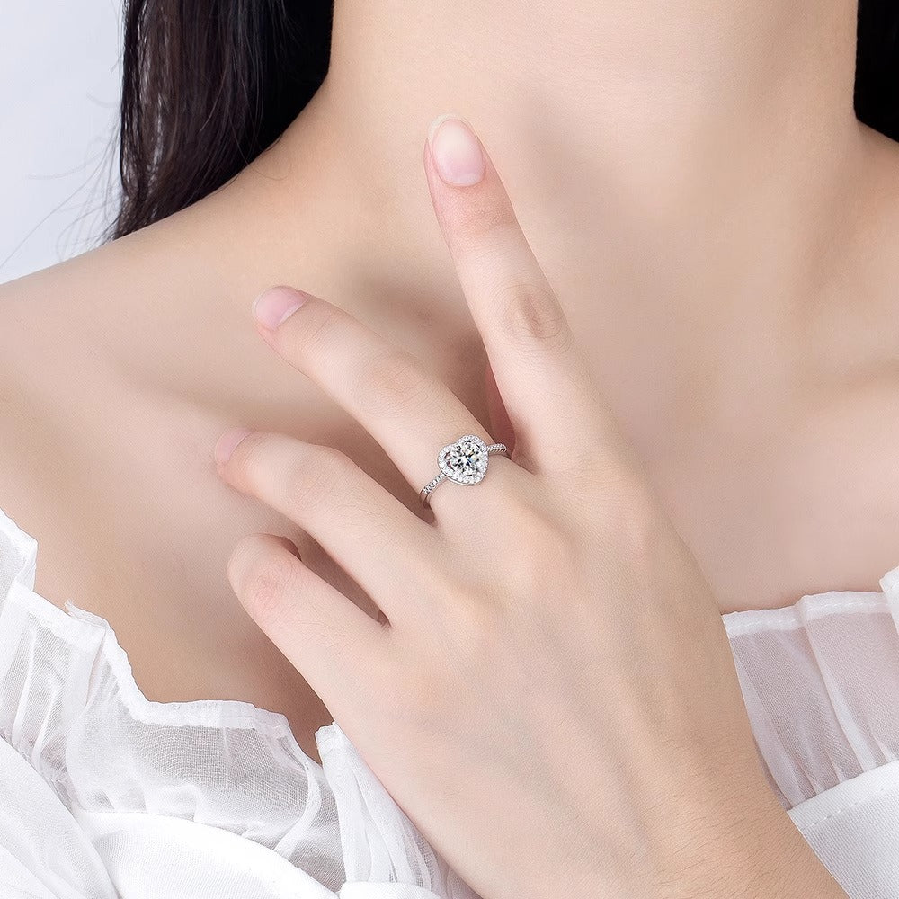925 Sterling Silver Heart-Shaped Moissanite Ring