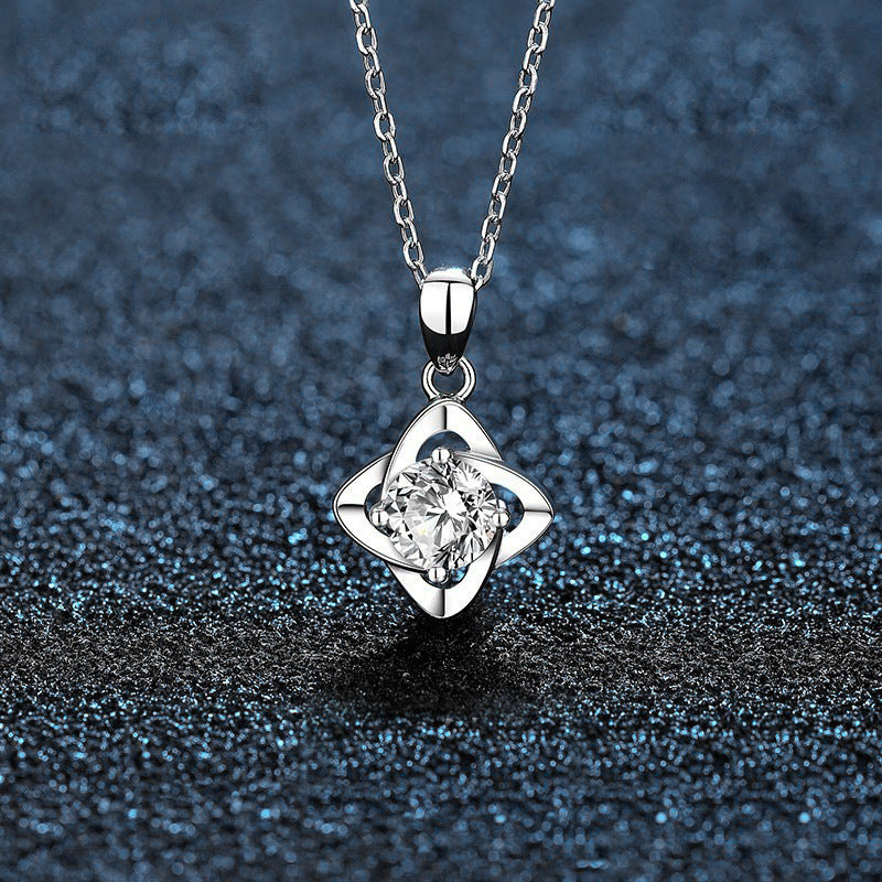 S925 Sterling Silver Moissanite Clover Pendant Necklace