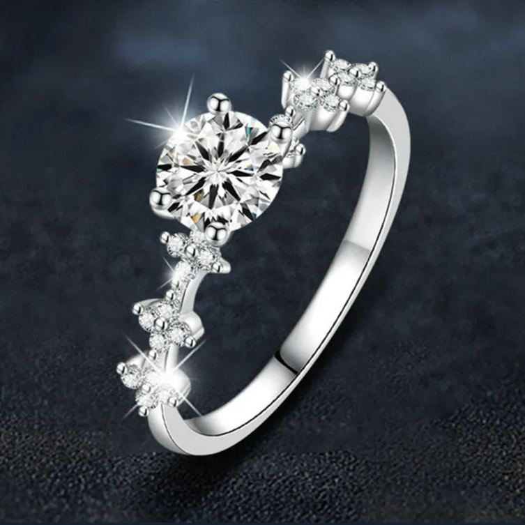 S925 Sterling Silver Moissanite Crown Four Claw Ring