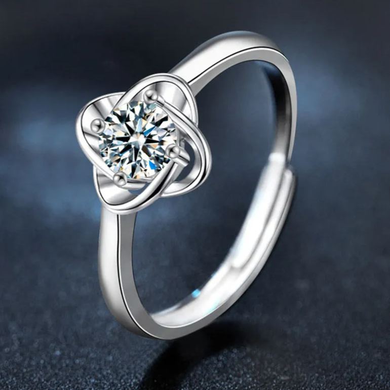S925 Sterling Silver Four Leaf Clover Moissanite Ring