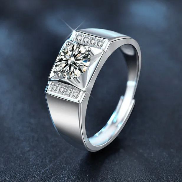 S925 Sterling Silver Four Leaf Clover Moissanite Ring