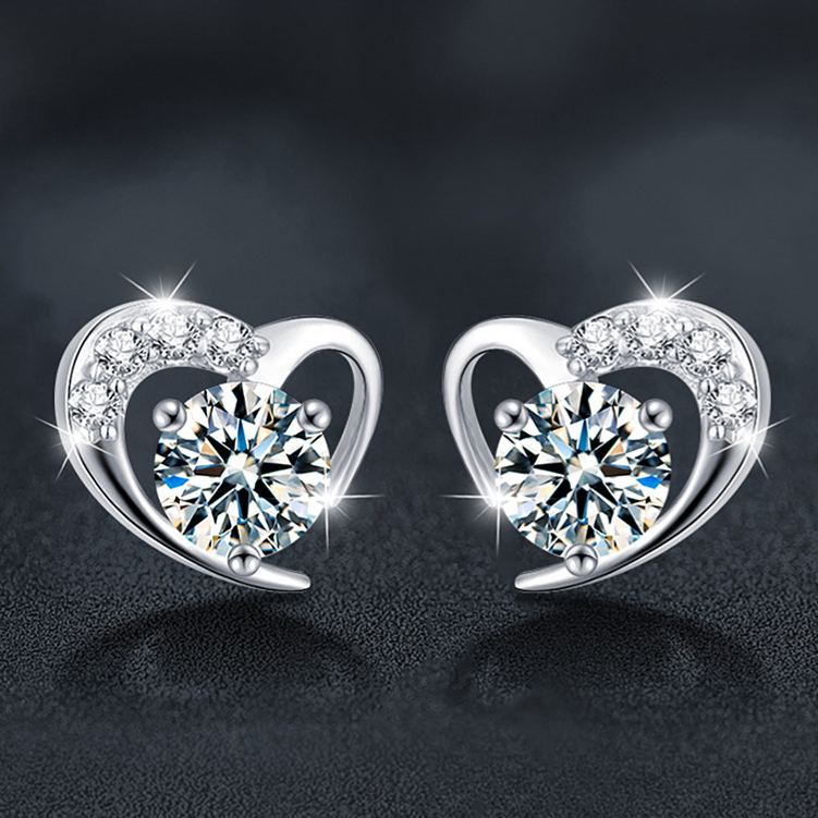Moissanite S925 sterling silver heart-shaped earrings