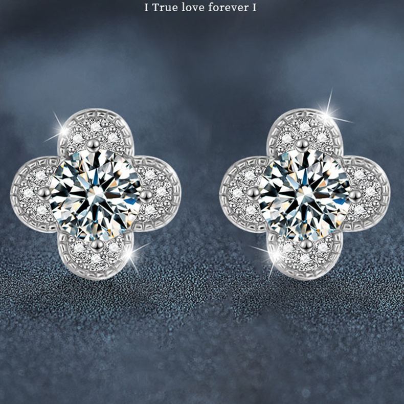 S925 Sterling Silver Simple Four-Leaf Clover Moissanite Stud Earrings