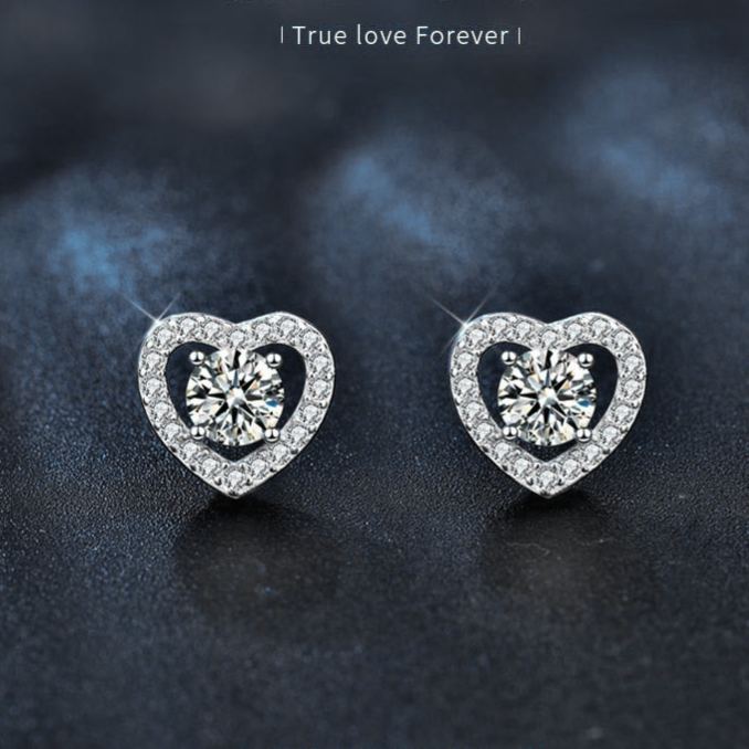 Moissanite four-prong S925 sterling silver heart-shaped earrings