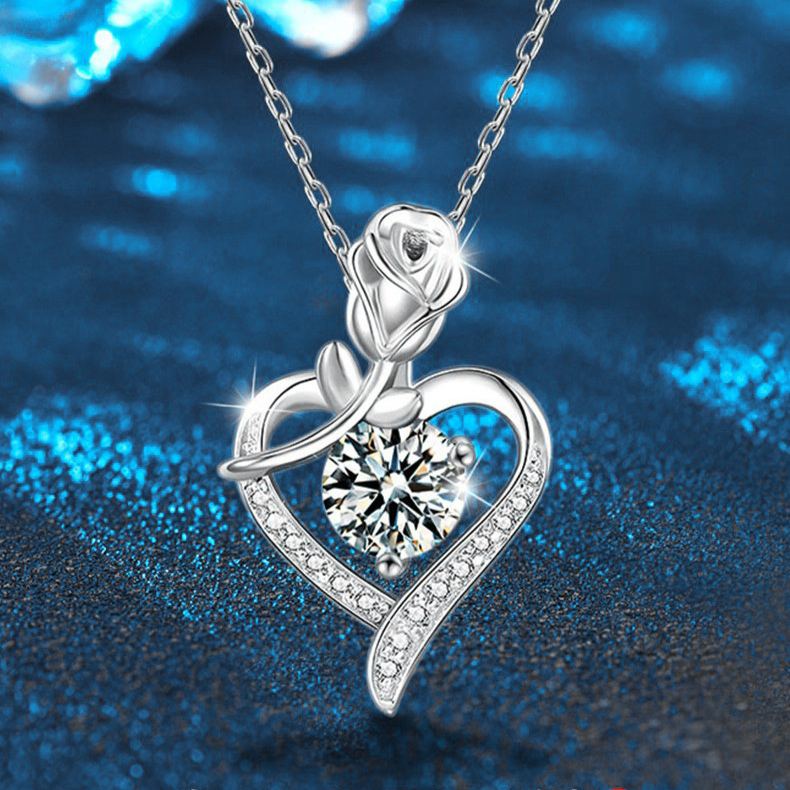 S925 Sterling Silver Heart-shaped Rose Moissanite Necklace