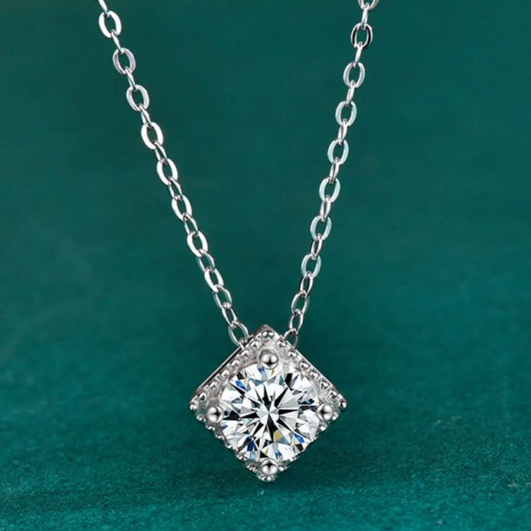 S925 Sterling Silver Moissanite Simple Cube Sugar Necklace