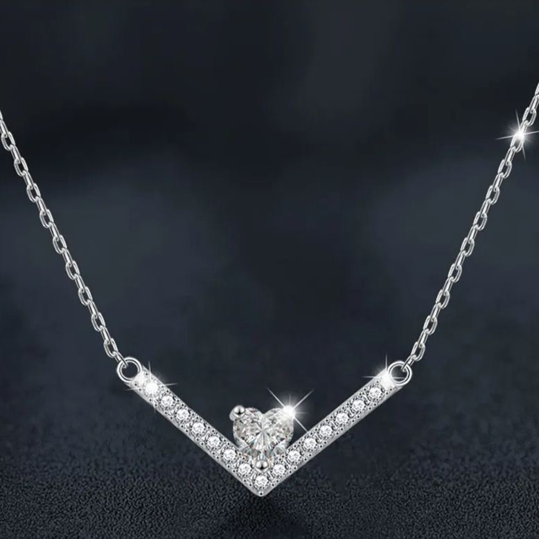 S925 Sterling Silver Moissanite V-Shaped Heart Necklace