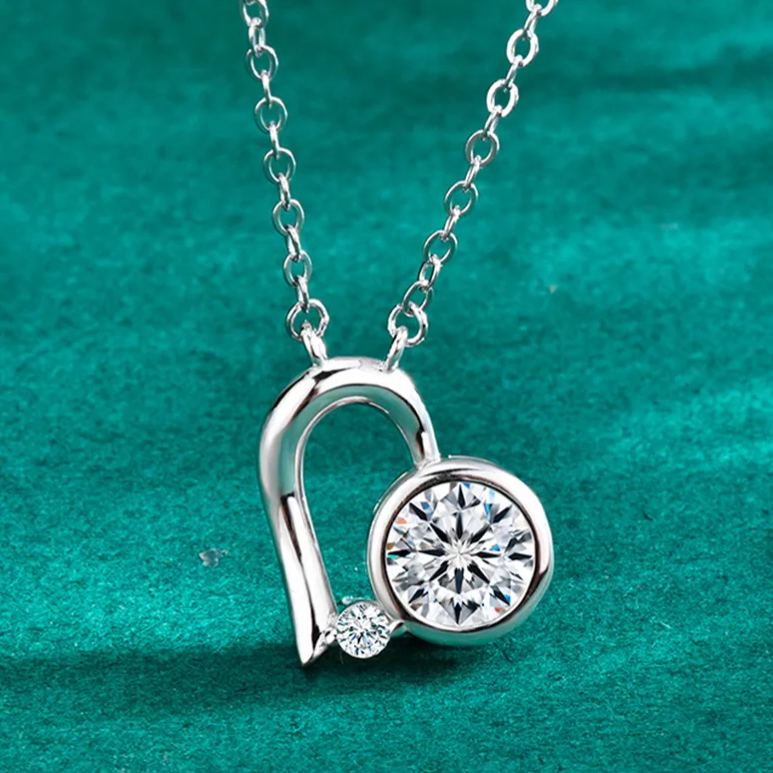 S925 Sterling Silver Moissanite Loving Heart Pendant Necklace