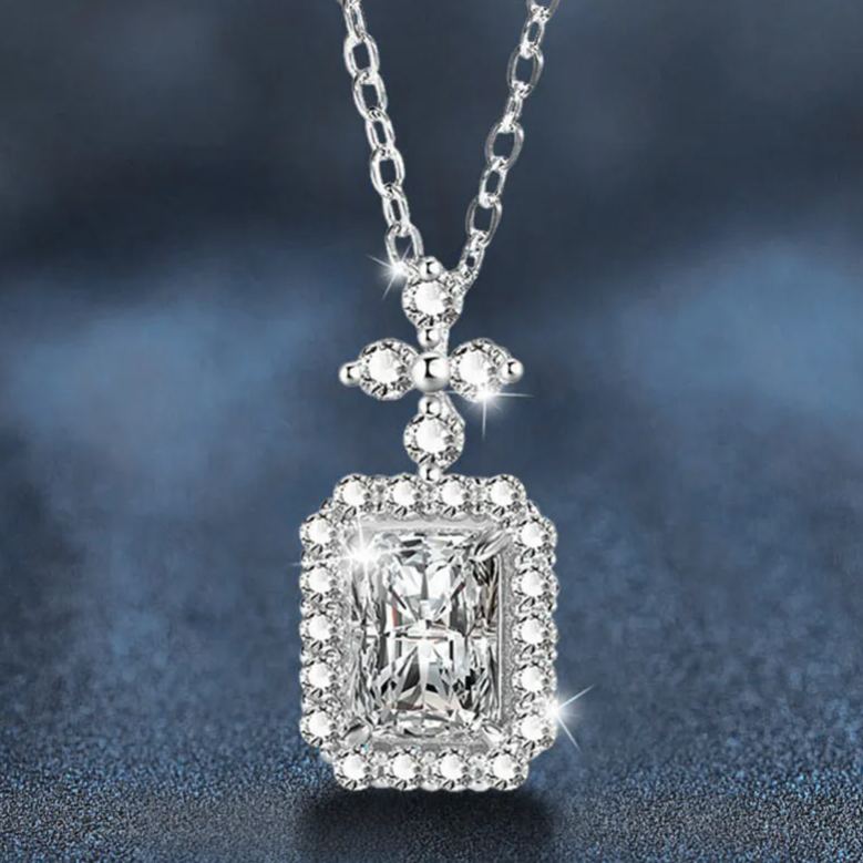 S925 Sterling Silver Moissanite Pendant Clavicle Chain Necklace